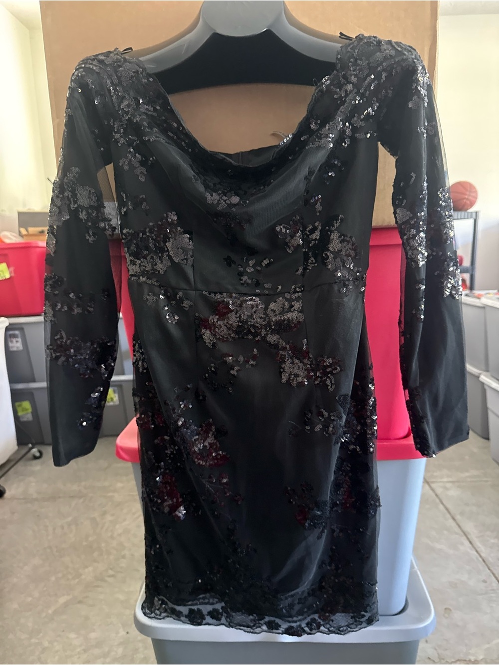 Elegant Black Sequin Long-Sleeve Cocktail Dress p56